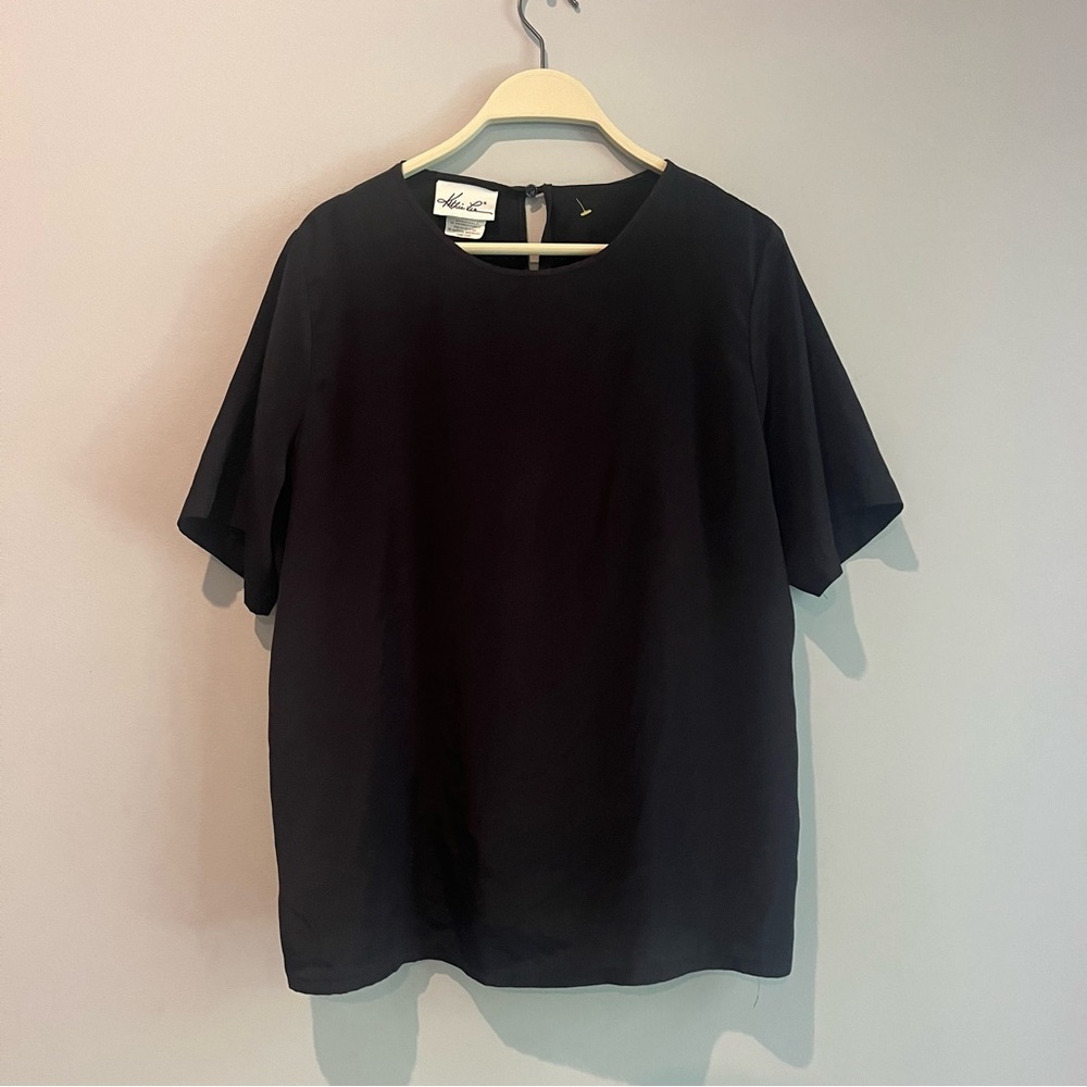 Black short sleeve shirt size 12 women’s Kathie Lee